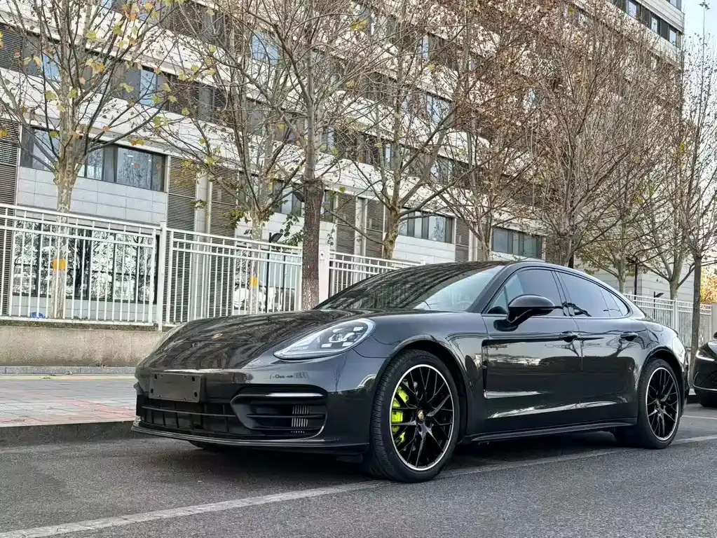 Porsche Panamera Hybrid — фото 1