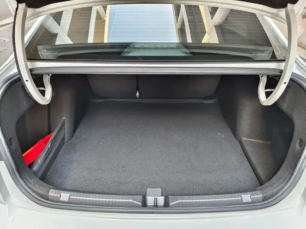 Volkswagen Bora 2023 из CN, фото 10