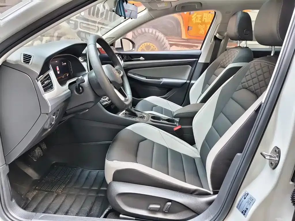 Volkswagen Bora 2023 из CN, фото 4