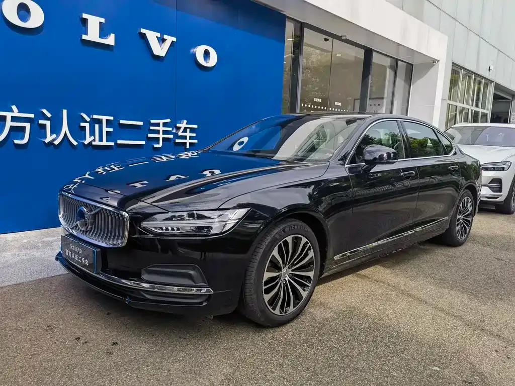 Volvo S90 — фото 1