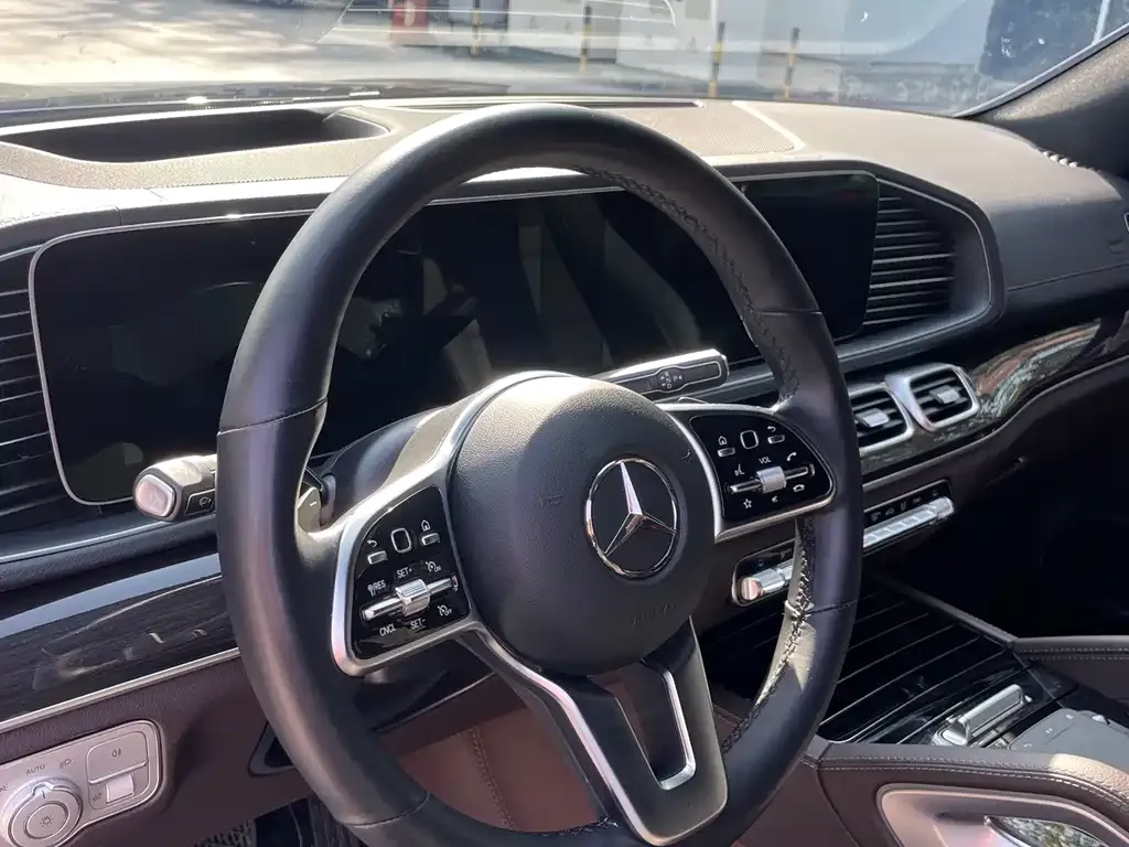 Mercedes-Benz GLS — фото 8