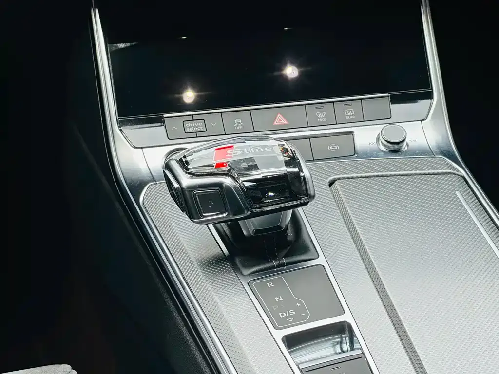 Audi A6L 2021 из CN, фото 10