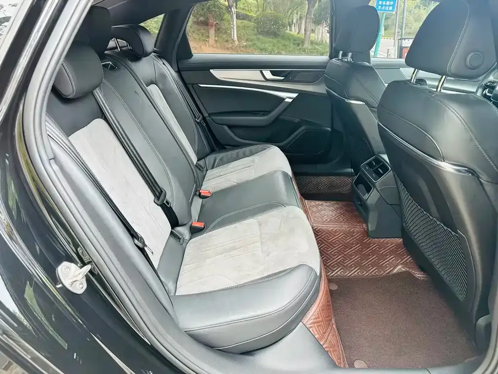 Audi A6L 2021 из CN, фото 5