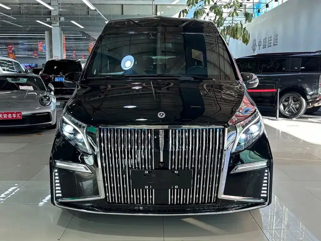 Mercedes-Benz V-Class 2023 из CN, фото 2