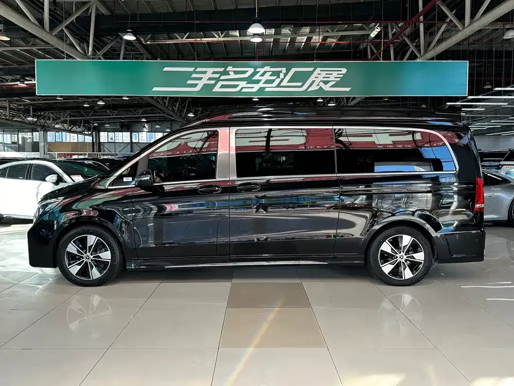 Mercedes-Benz V-Class 2023 из CN, фото 3