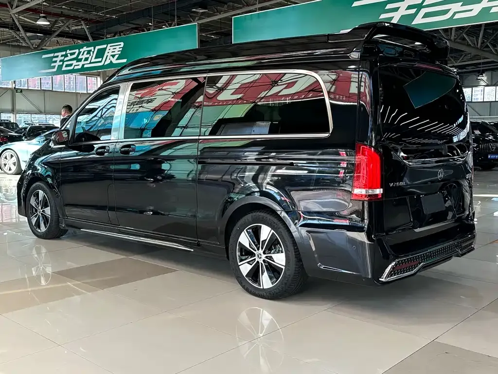 Mercedes-Benz V-Class 2023 из CN, фото 4