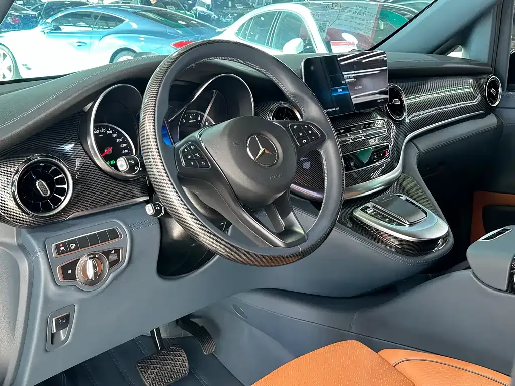 Mercedes-Benz V-Class 2023 из CN, фото 6