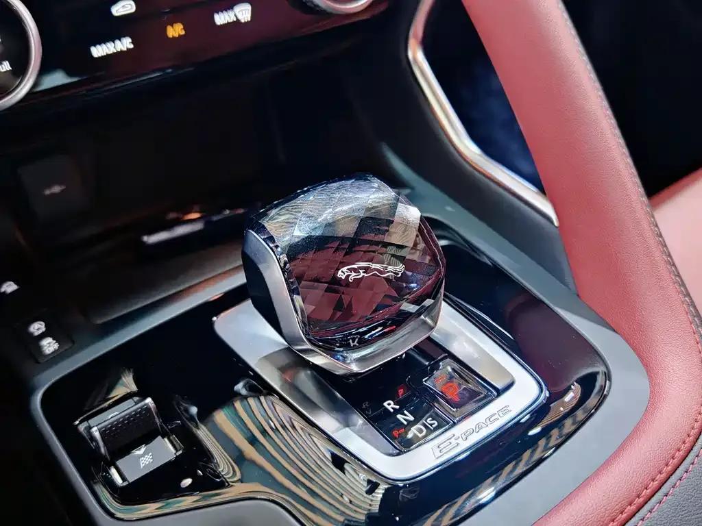 Jaguar E-PACE 2024 из CN, фото 10