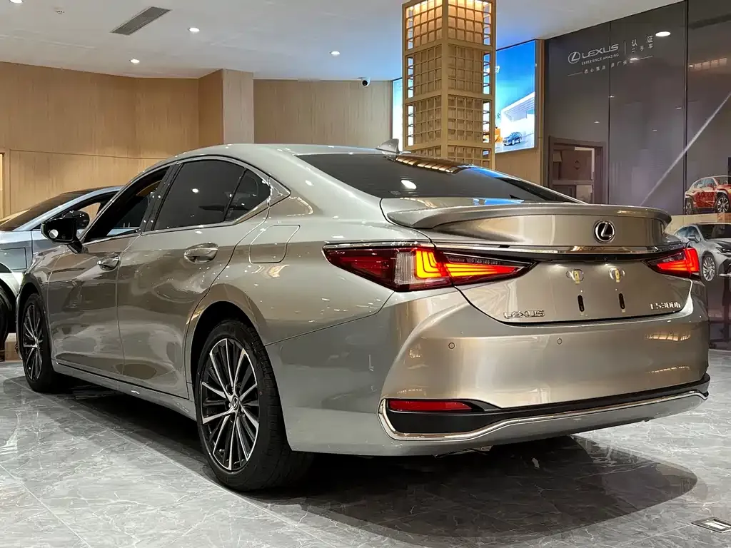 Lexus ES 2024 из CN, фото 4