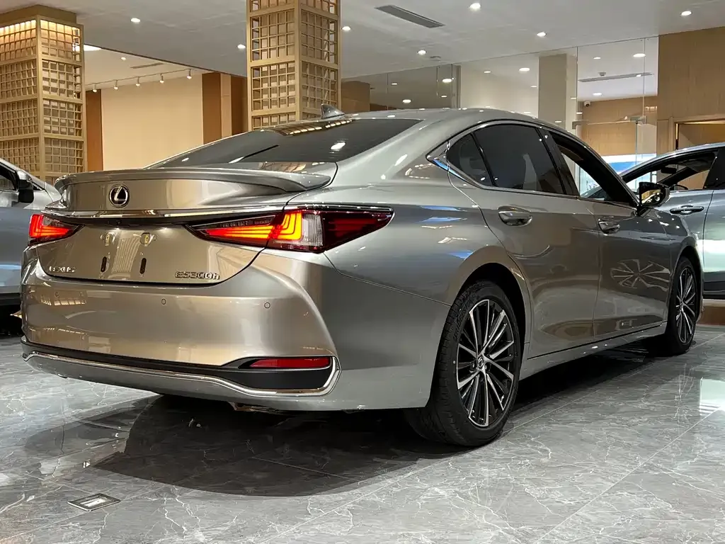 Lexus ES 2024 из CN, фото 6