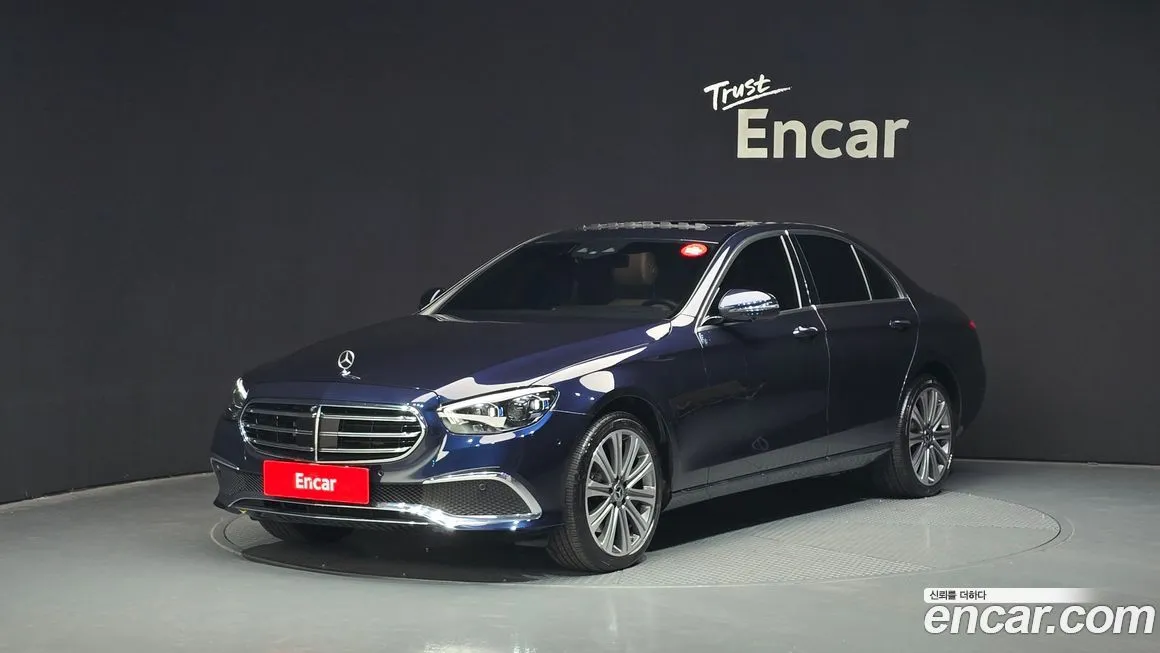 Mercedes-Benz E-Class — фото 1
