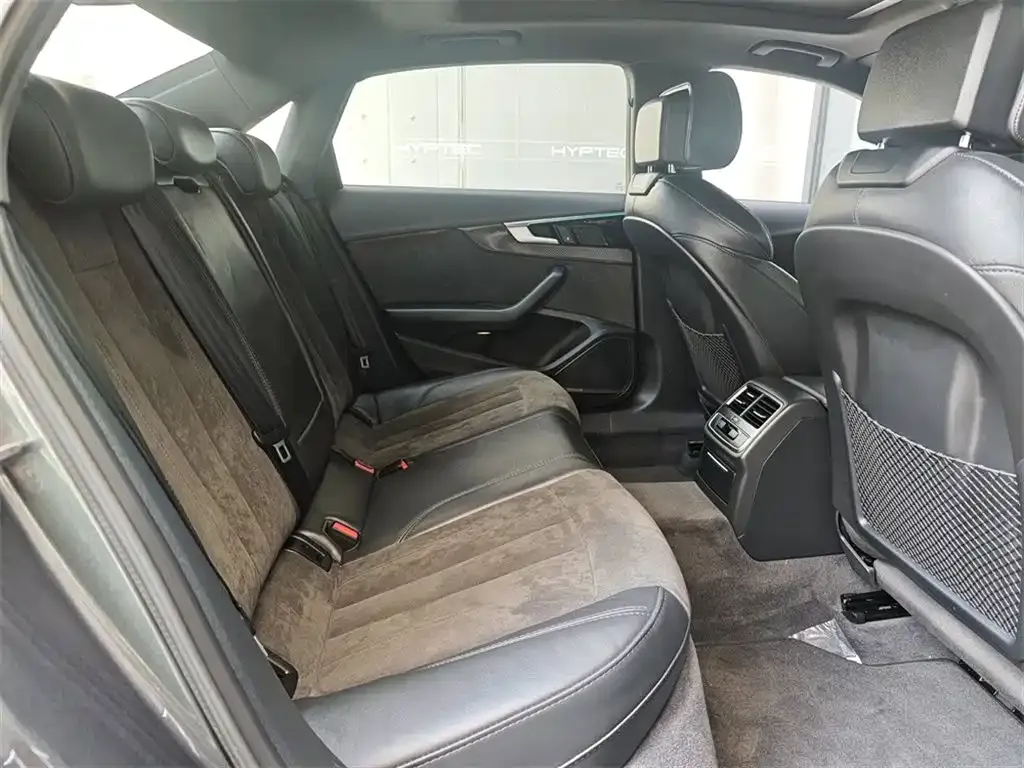 Audi A4L 2023 из CN, фото 7