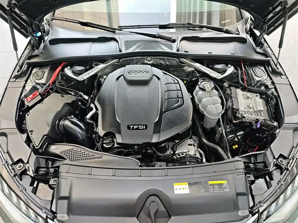 Audi A4L 2023 из CN, фото 8