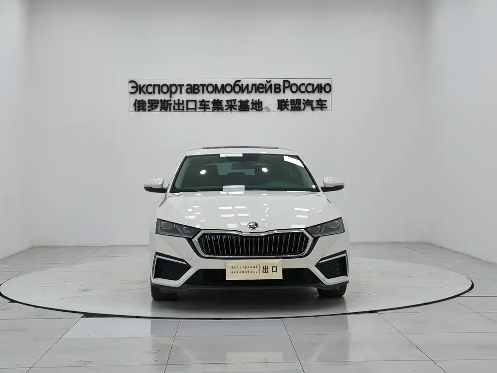Skoda Octavia — фото 2