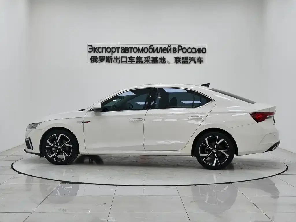Skoda Octavia — фото 6