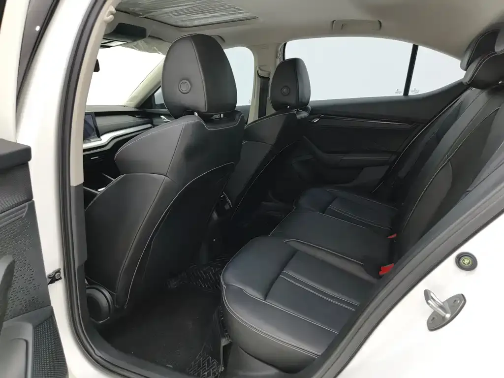 Skoda Octavia — фото 8