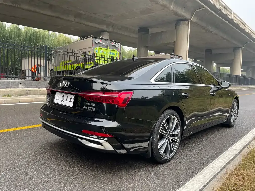 Audi A6L — фото 10