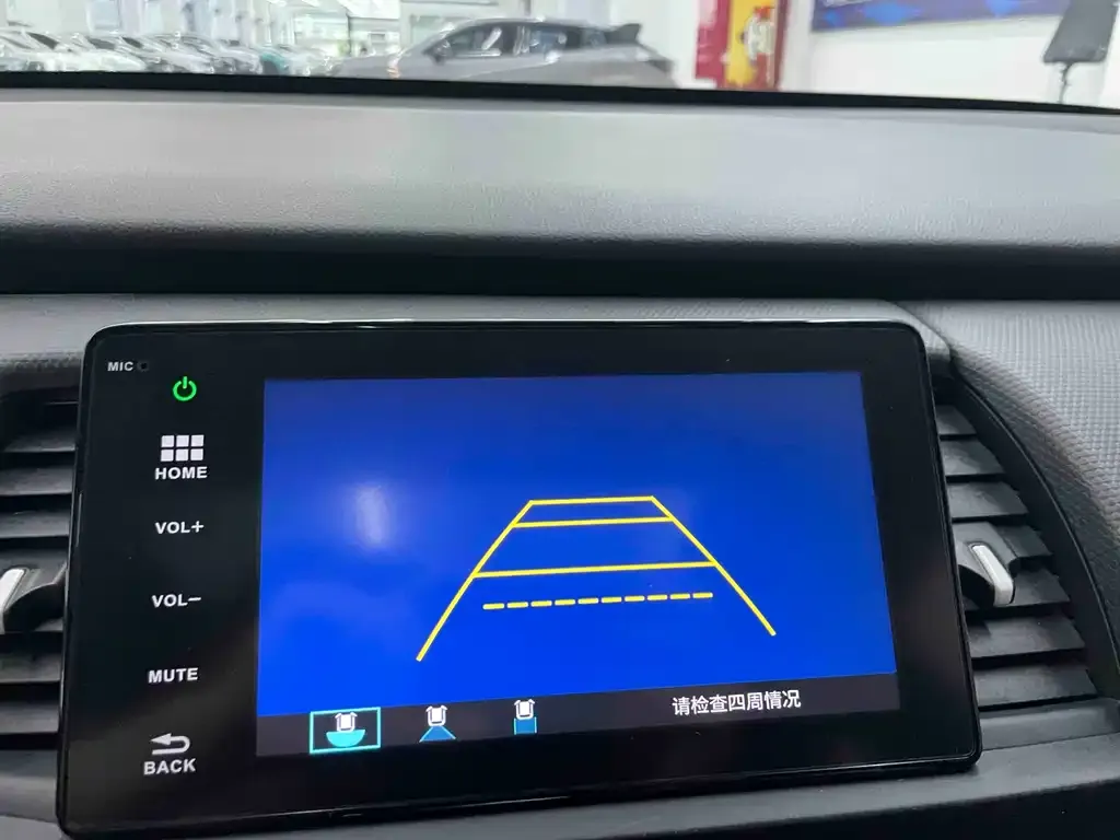 Honda Fit — фото 9