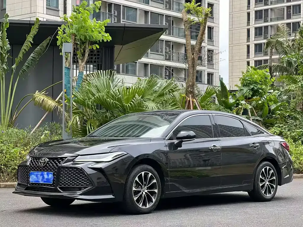Toyota Avalon 2023 из CN, фото 1