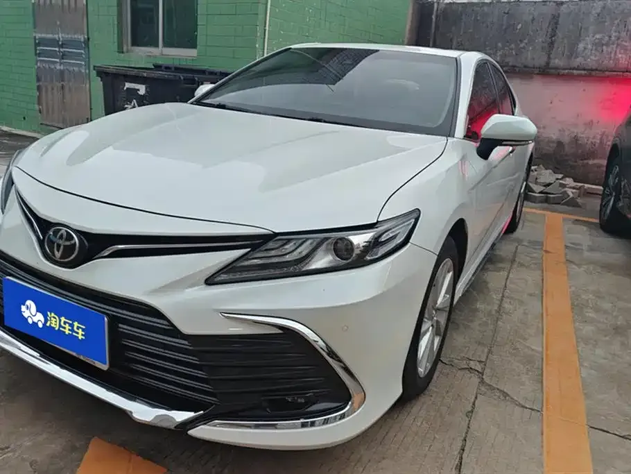 Toyota Camry 2023 из CN, фото 1