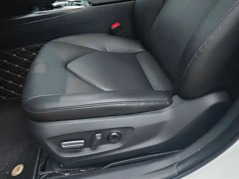 Toyota Camry 2023 из CN, фото 9