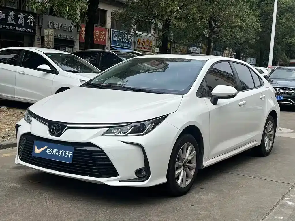 Toyota Corolla 2024 из CN, фото 1