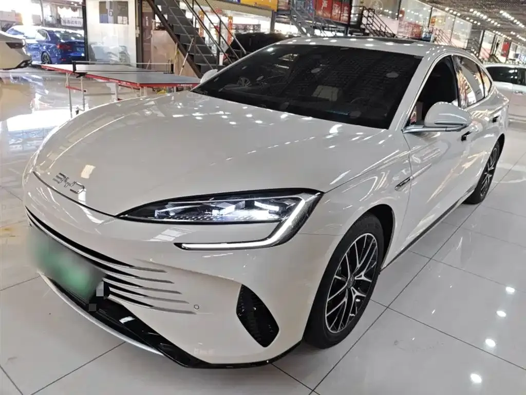 BYD Seal — фото 1