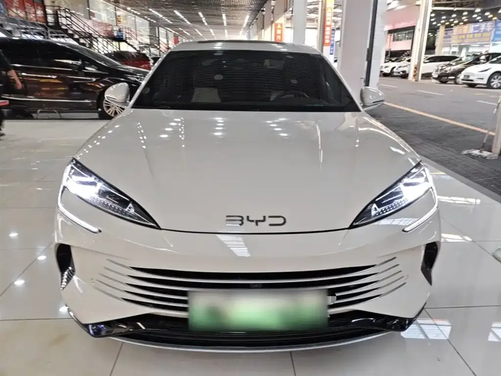 BYD Seal — фото 3