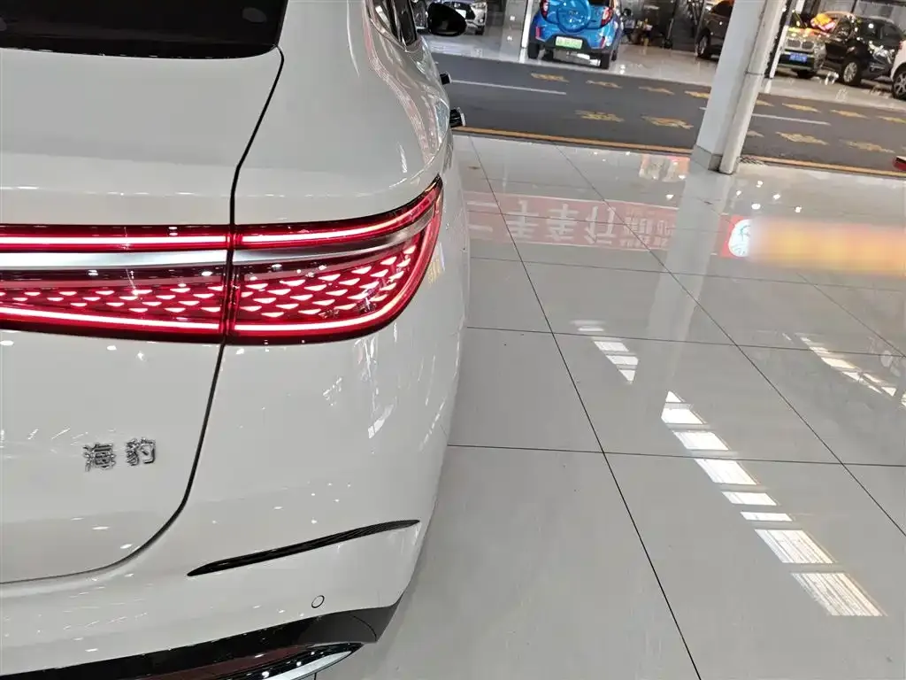BYD Seal — фото 8