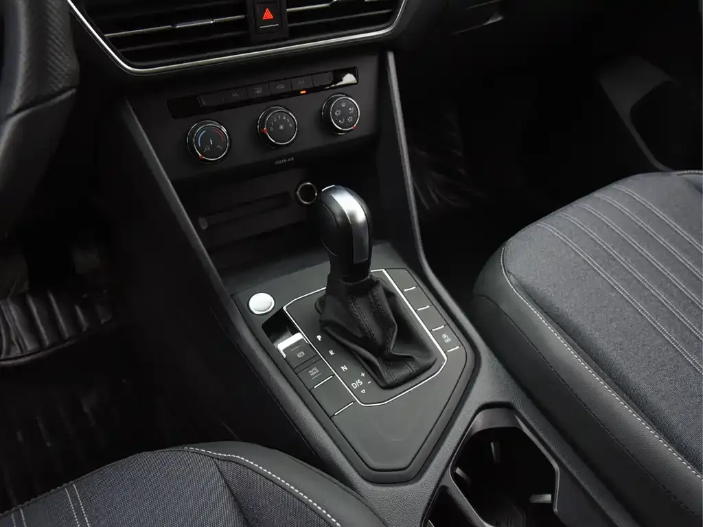 Volkswagen Tiguan L 2023 из CN, фото 10