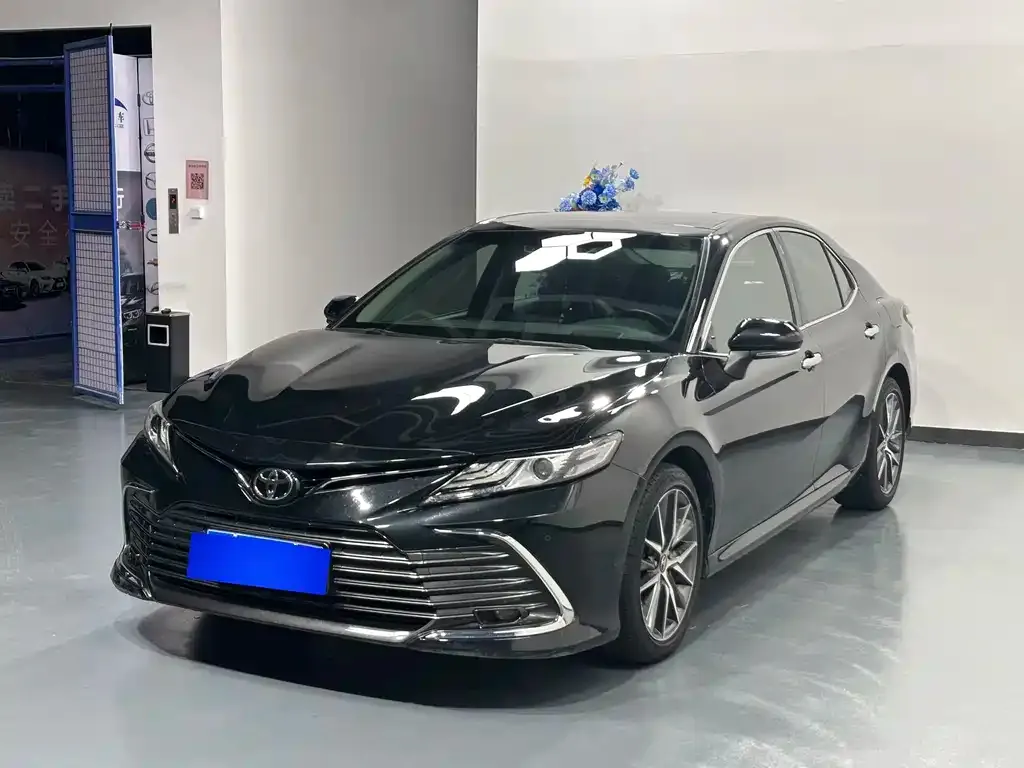 Toyota Camry 2021 из CN, фото 2
