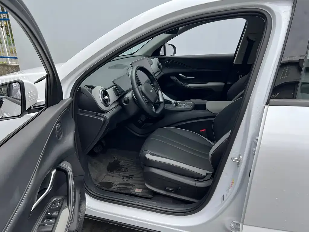 BYD Seal 05 DM-i — фото 7