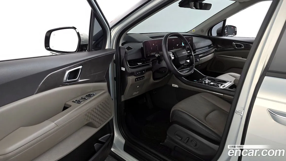 Kia Carnival — фото 10