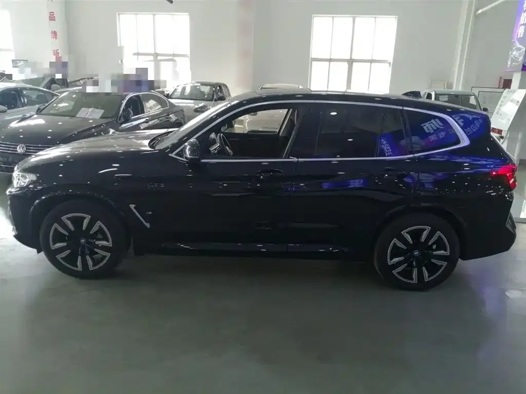 BMW iX3 2024 из CN, фото 5