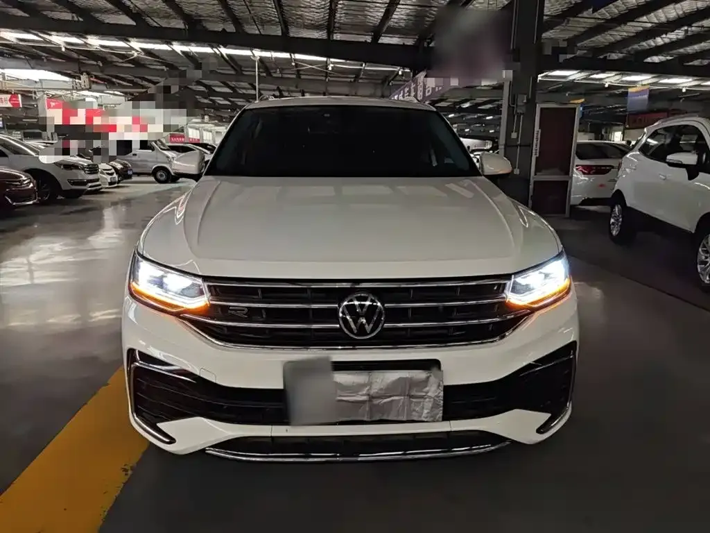 Volkswagen Tiguan L — фото 3