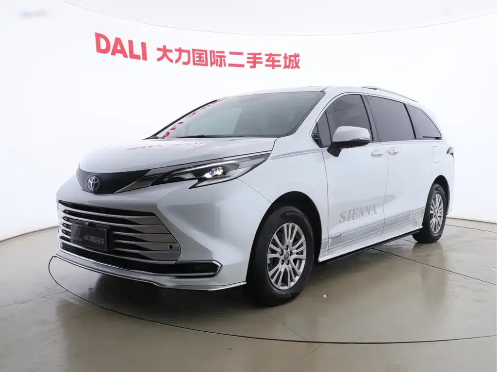 Toyota Sienna 2023 из CN, фото 1