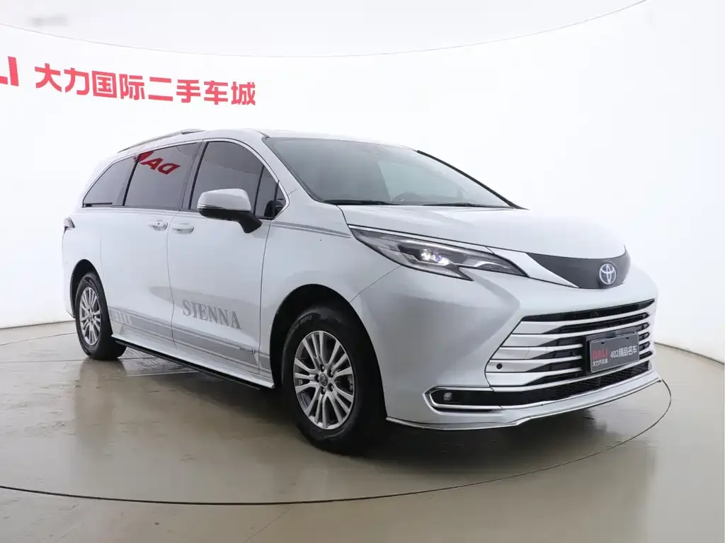 Toyota Sienna 2023 из CN, фото 3