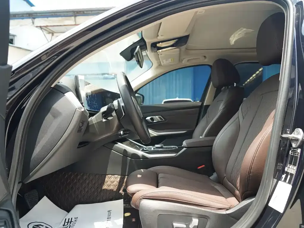 BMW 3 Series 2024 из CN, фото 4