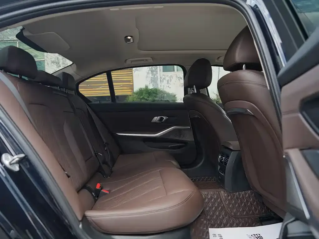 BMW 3 Series 2024 из CN, фото 6