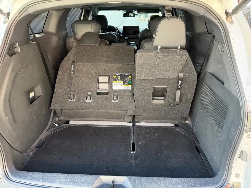 Toyota Sienna 2023 из CN, фото 10