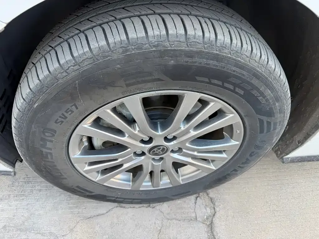 Toyota Sienna 2023 из CN, фото 3