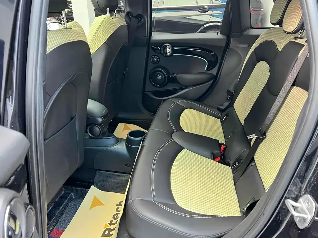 MINI Cooper (3-door) 2023 из CN, фото 10