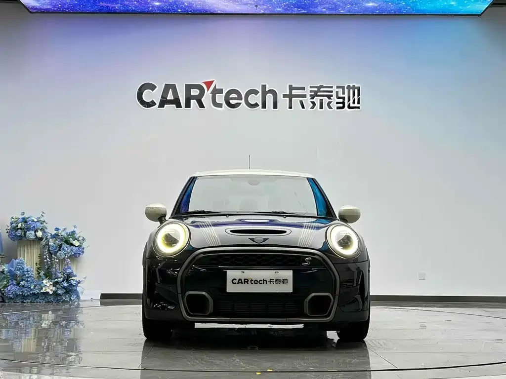 MINI Cooper (3-door) 2023 из CN, фото 2
