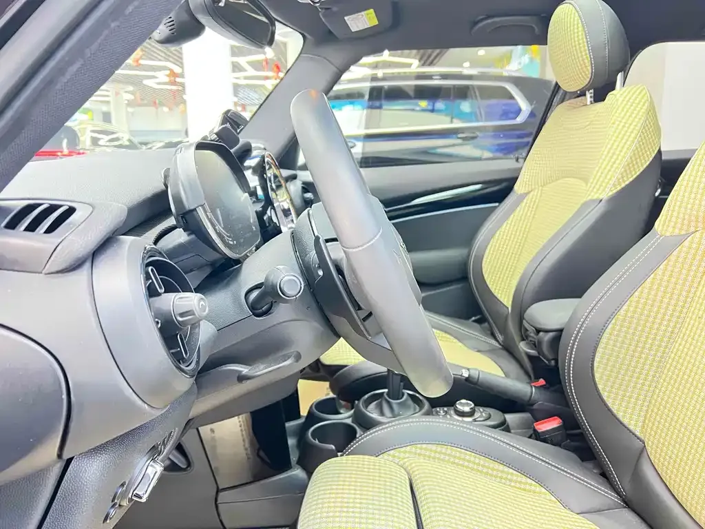 MINI Cooper (3-door) 2023 из CN, фото 9