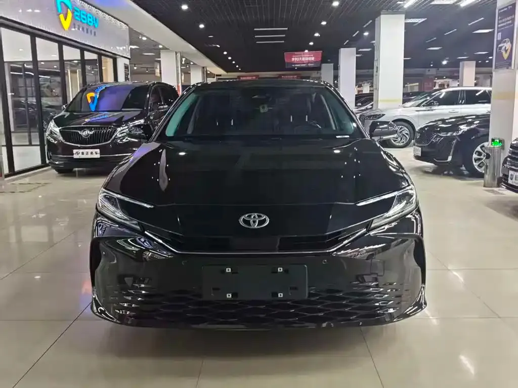 Toyota Camry 2024 из CN, фото 2