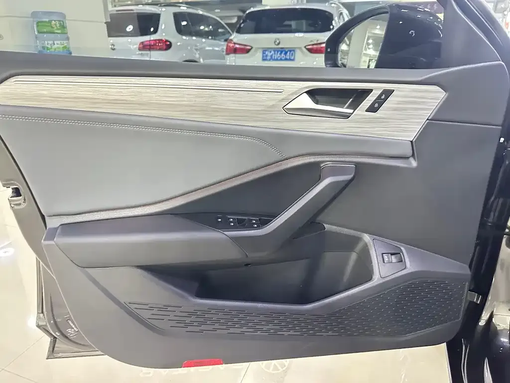 Volkswagen Sagitar 2024 из CN, фото 8