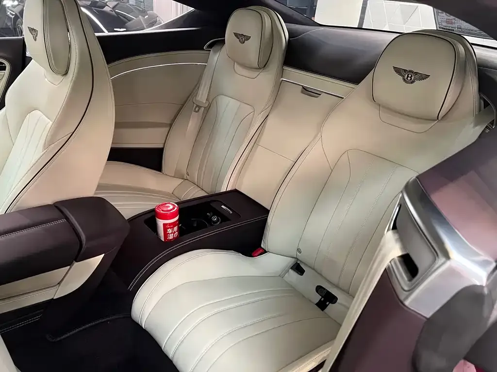 Bentley Continental 2021 из CN, фото 8