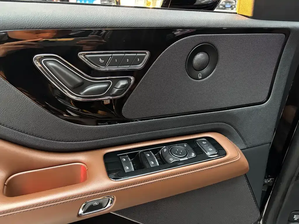 Lincoln Aviator 2021 из CN, фото 7