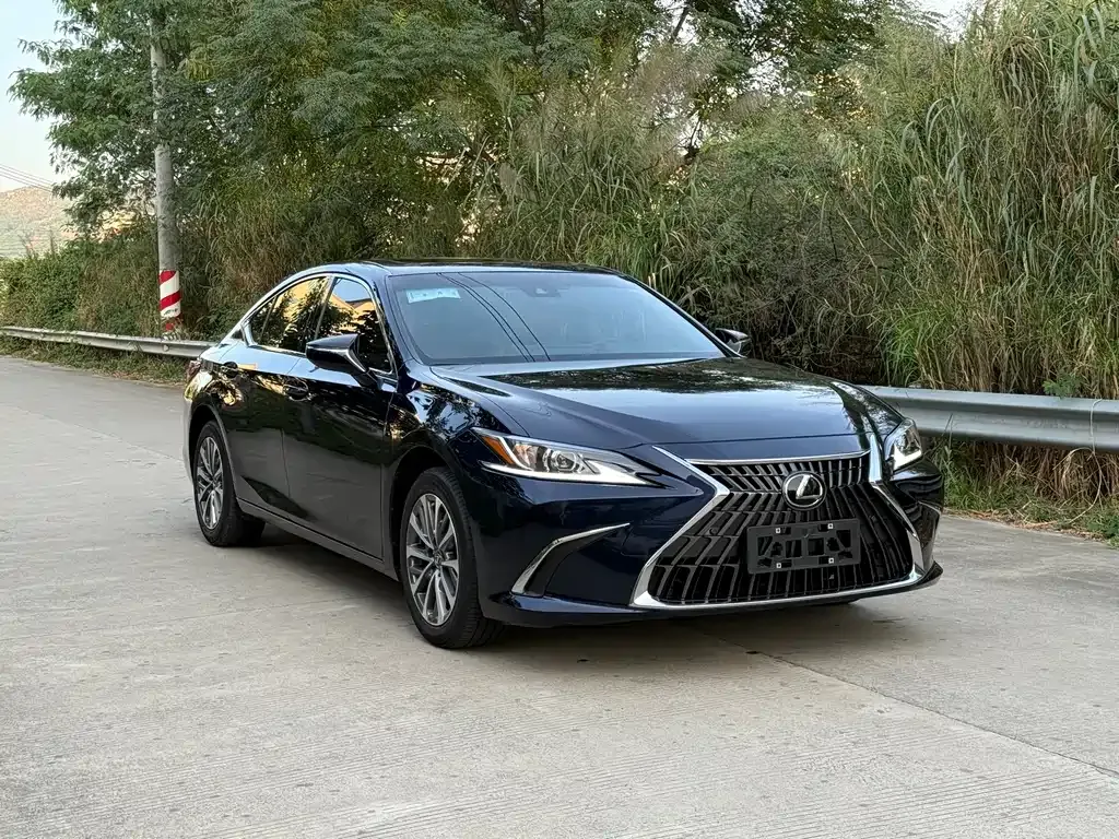 Lexus ES — фото 3