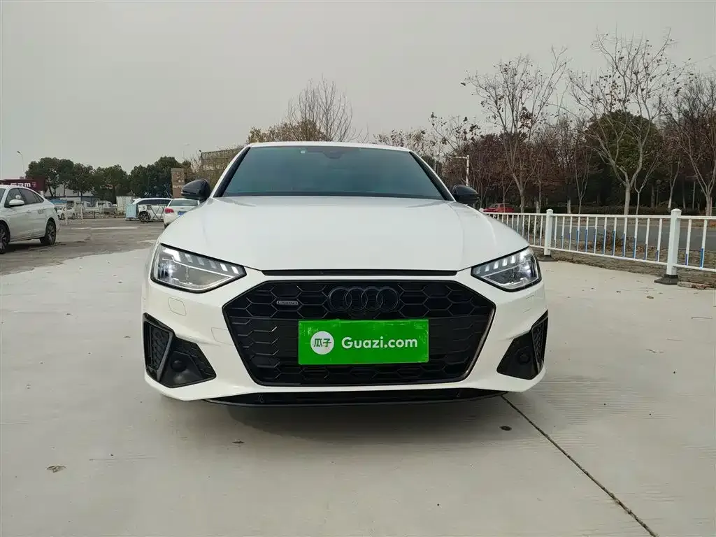 Audi A4L 2023 из CN, фото 3